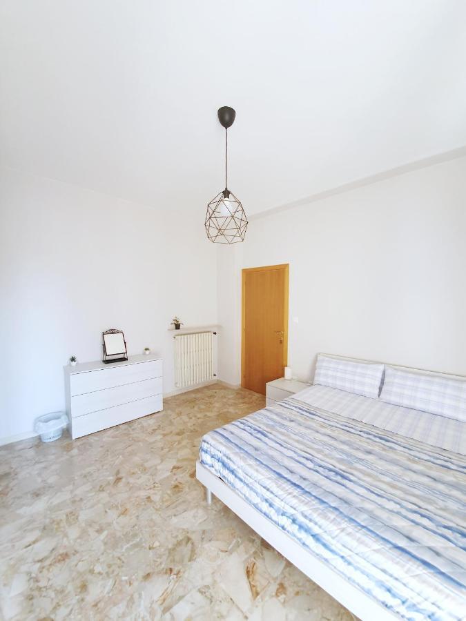 Affittacamere Zona Caserma-Stazione Foligno Ngoại thất bức ảnh