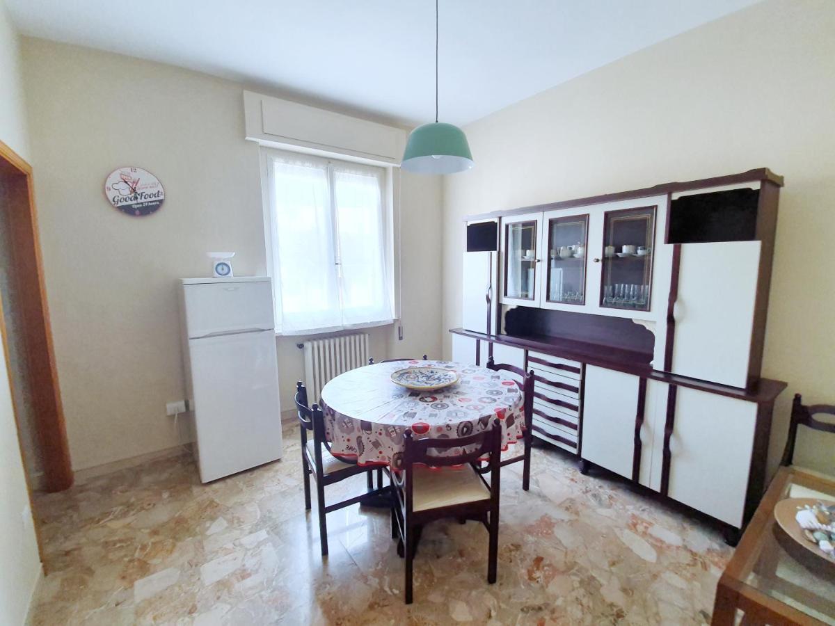 Affittacamere Zona Caserma-Stazione Foligno Ngoại thất bức ảnh
