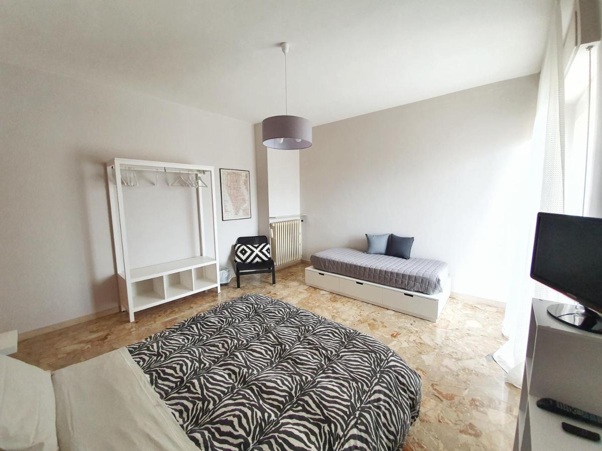 Affittacamere Zona Caserma-Stazione Foligno Ngoại thất bức ảnh