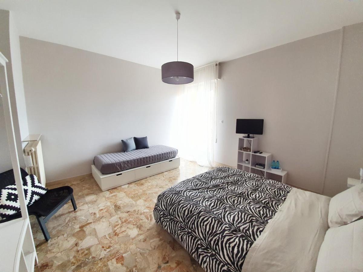 Affittacamere Zona Caserma-Stazione Foligno Ngoại thất bức ảnh